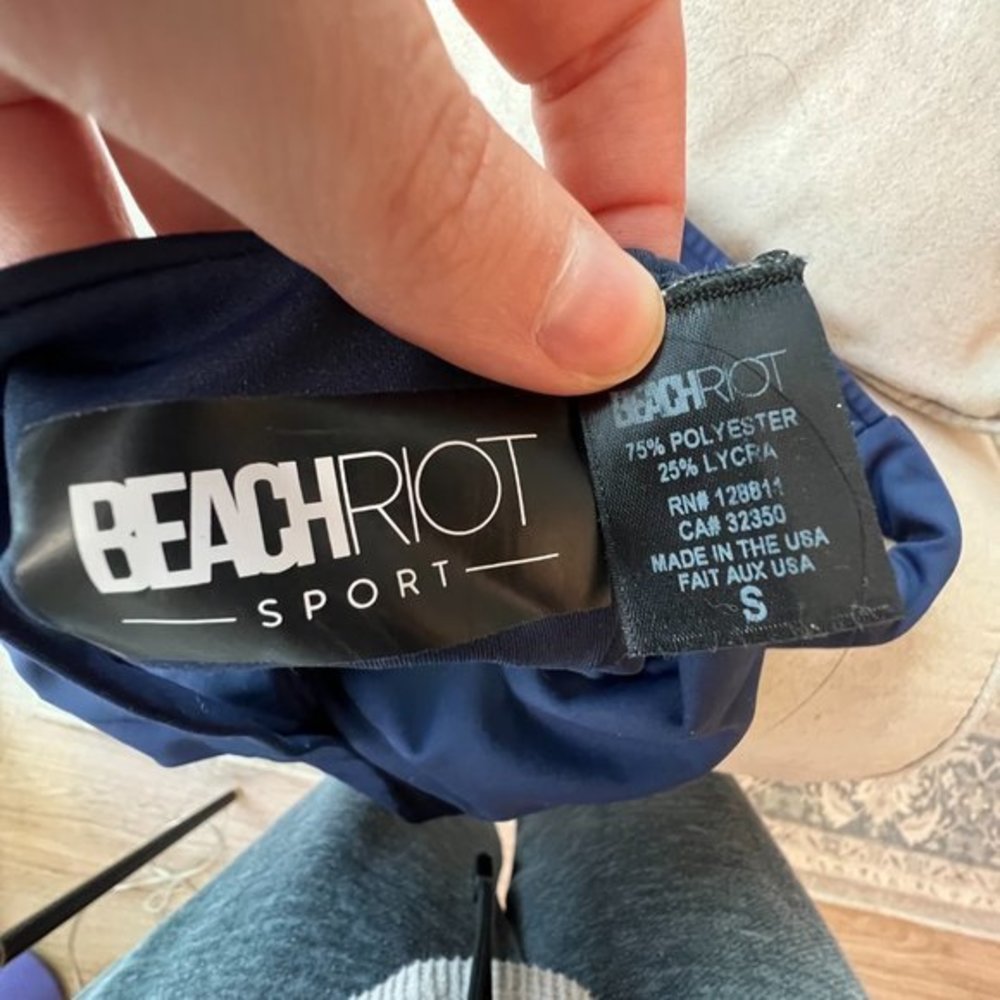 Beach Riot Sport Chevron Stud Detail Navy Blue Sports Bra‎ - Picture 5 of 5